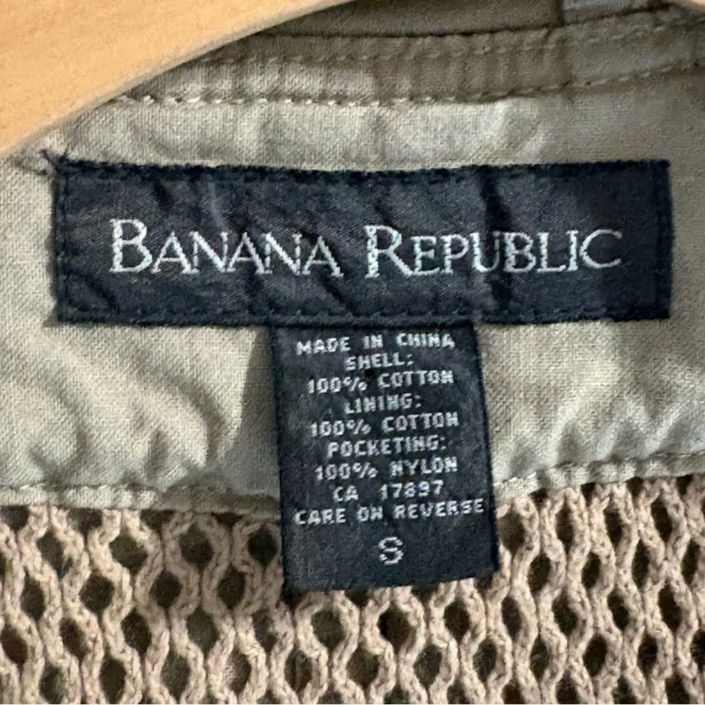 Vtg‎ Banana Republic Safari Vest Sz S Full Zip Multi Pockets Travel Khaki Vented